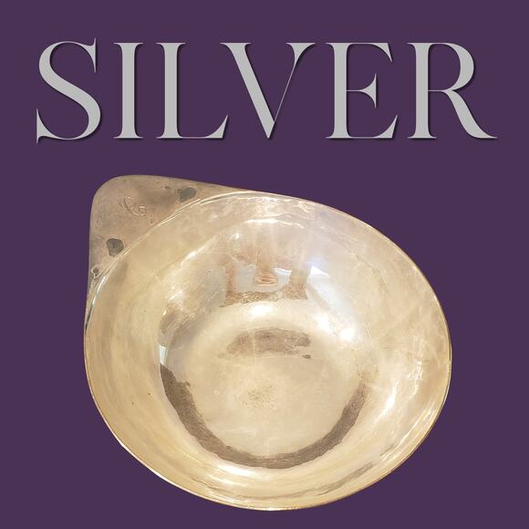 Elegant Four Silver Bowls with Triangular Handles and "C" Monogram - Picture 2 of 13